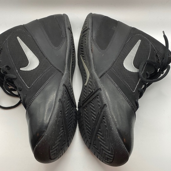 Nike Black and Gold Athletic Shoes
663 - Picture 7 of 9